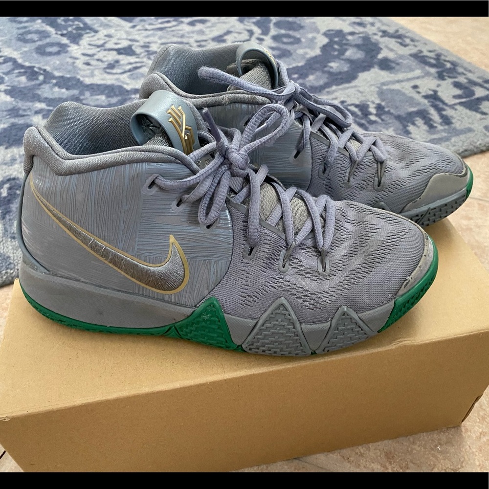 Nike Kyrie 4’s Youth size 5.5